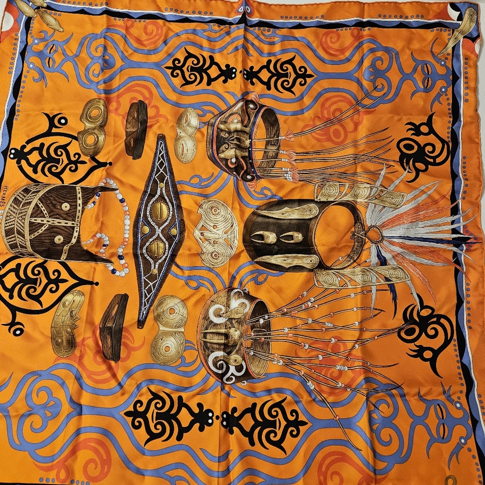 HERMES Le Regarde De L'Arctique silk scarf _ Tangerine